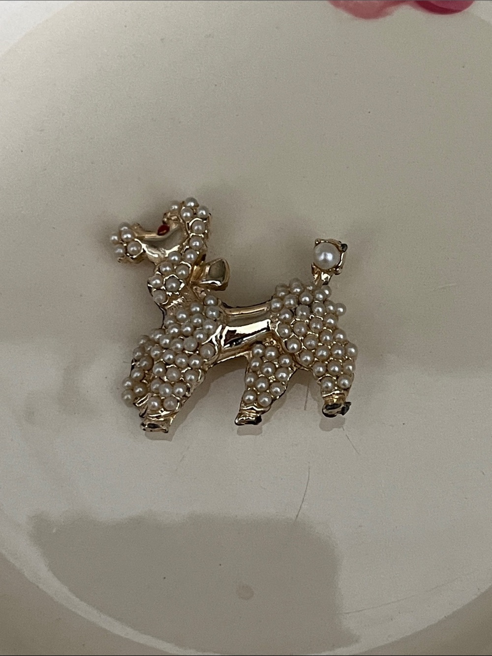 Gold Tone Pearl Poodle Dog Brooch - Elegant Pet-Inspired Jewelry